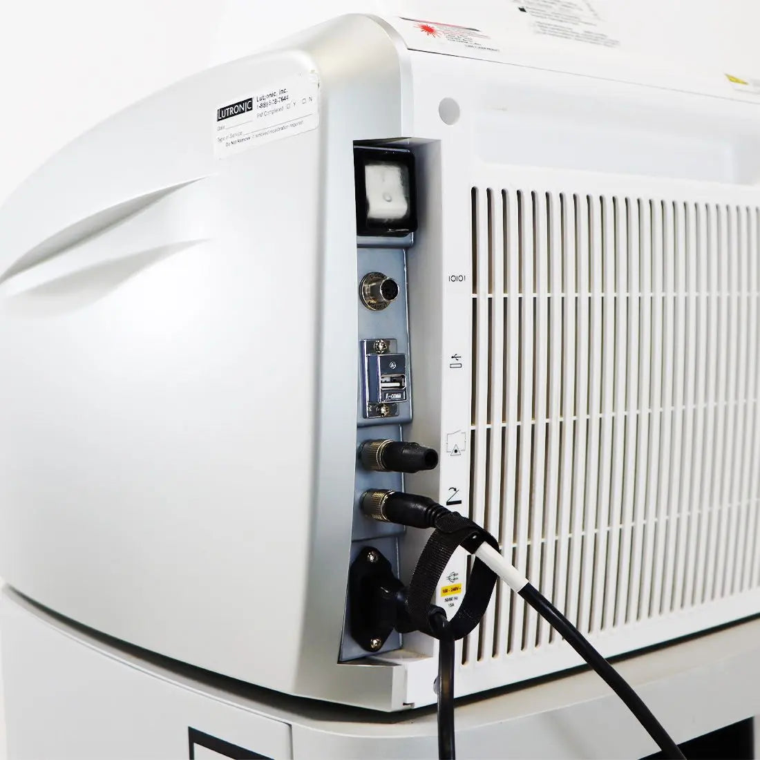 2014 Lutronic Advantage Diode Laser Hair Removal Reduction w/D3-800 Handpiece