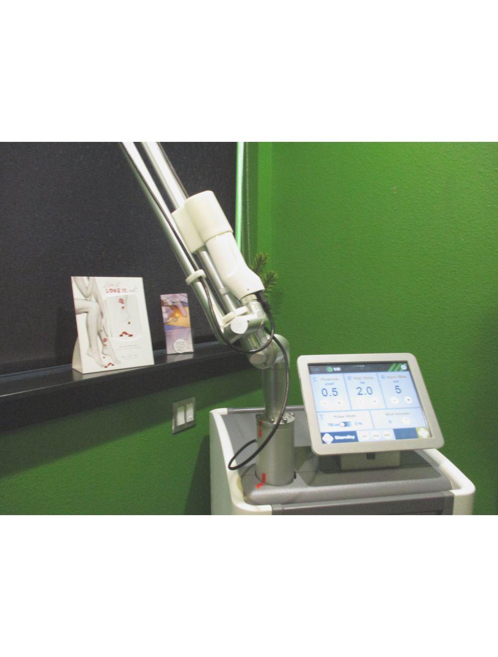 2016 Cutera EnLIGHTen Tattoo Removal Laser System 1064nm 532nm Nd:YAG Excellent!