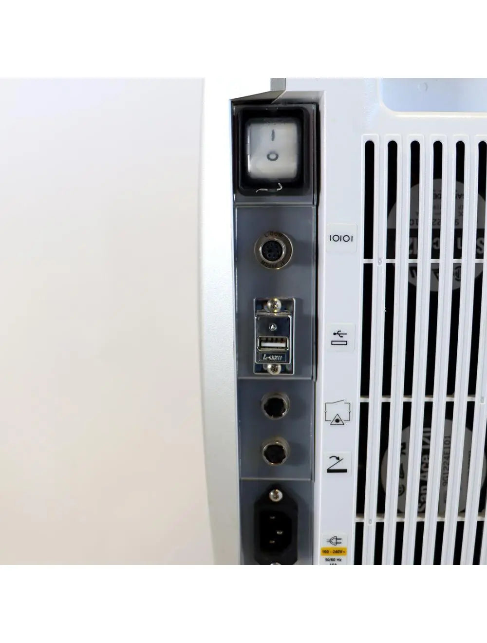 2013 Lutronic Advantage 805nm Diode Laser System Hair Removal & D3-800 Handpiece