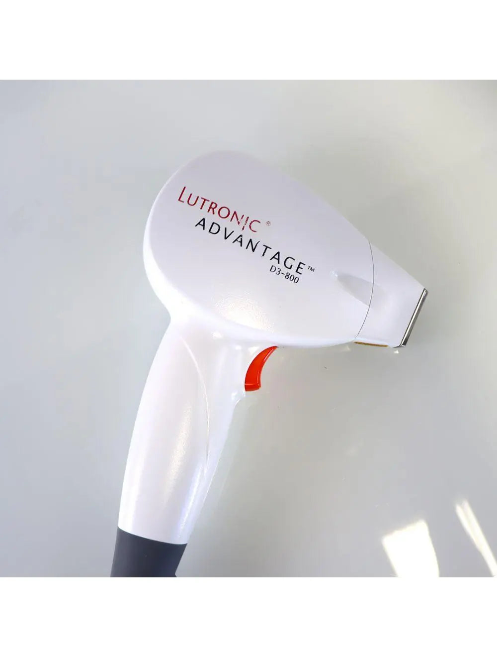2013 Lutronic Advantage 805nm Diode Laser System Hair Removal & D3-800 Handpiece