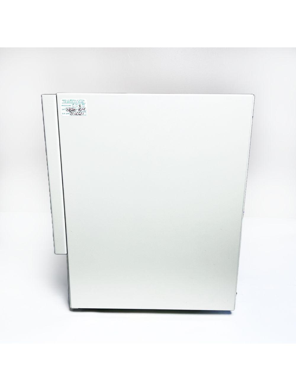 VWR Mini Incubator 97025-630 Temperature Control Microbiology Haematology