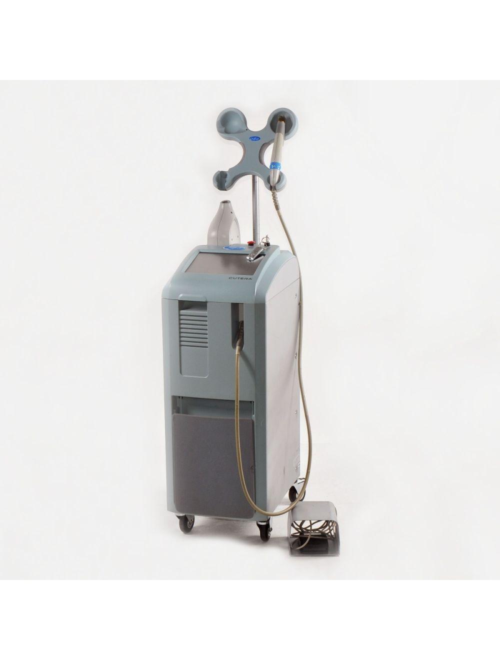 2004 Cutera XEO Laser System IPL Nd:YAG 1064 Hair Removal HR