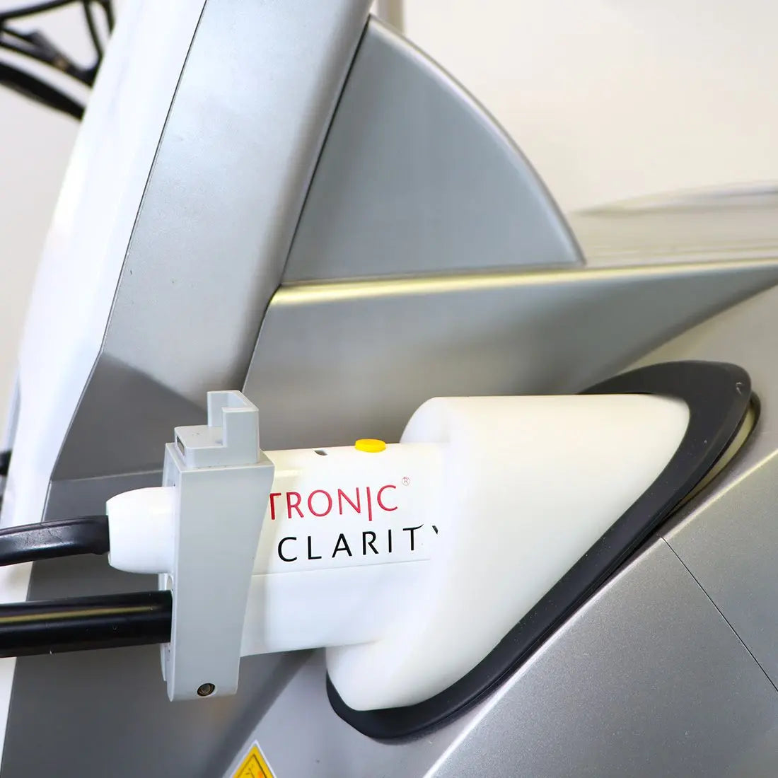 2015 Lutronic Clarity LPC Long Pulsed Alexandrite Nd:Yag Laser System Lutronic